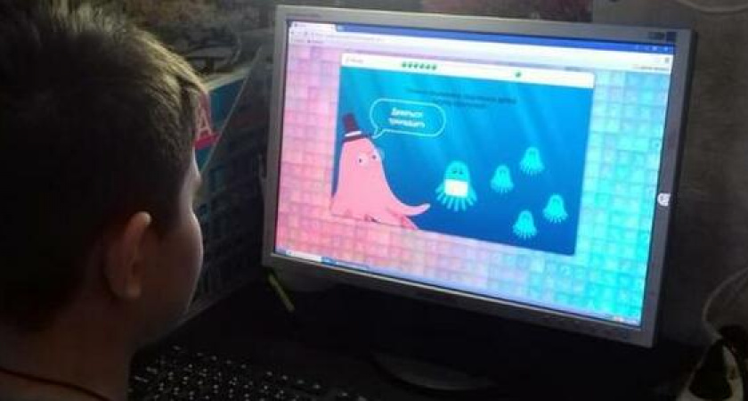 Новороссийцы откликнулись на акцию "Подари ребенку компьютер" и помогли двум школьникам учиться онлайн