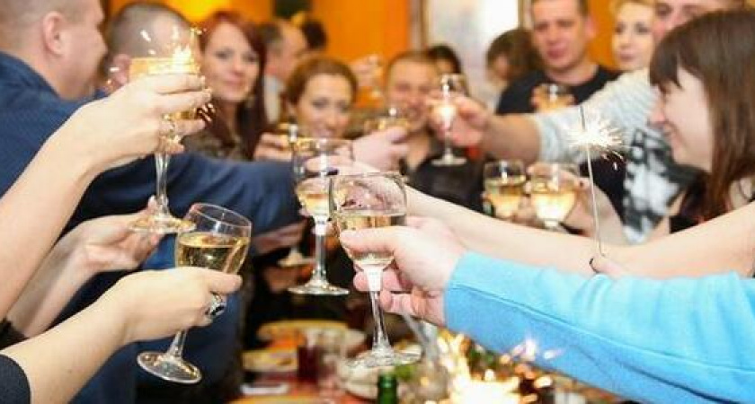 Нового года не будет. В Новороссийске из-за коронавируса запретили новогодние банкеты и корпоративы