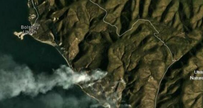 Масштаб разрушительных лесных пожаров на Утрише видно из космоса (+видео тушения с борта вертолета)