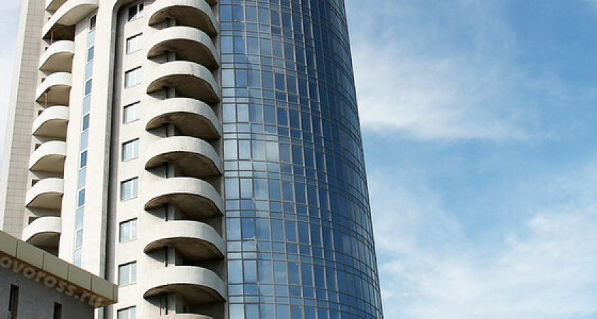 Замороженное на 15 лет здание «кукуруза» на набережной Новороссийска хотят ввести в эксплуатацию