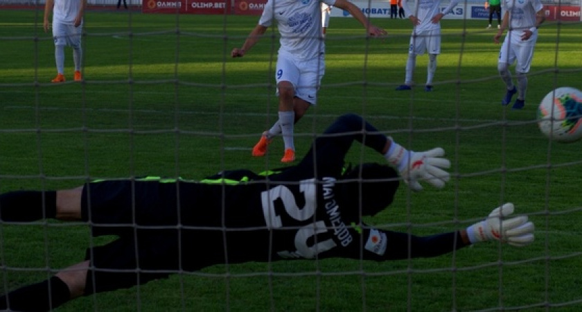 Новороссийский "Черноморец" в упорной борьбе одолел "Легион"