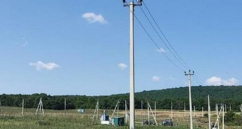 "У меня ипотека, теперь я должна взять кредит на свет?!": в поселке под Новороссийском подключение участка к электроэнергии обойдется в 537 626 рублей