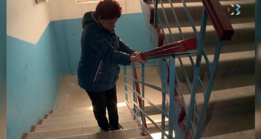 Жители Новороссийска пожаловались, что замена лифтов в их доме тянется уже два месяца