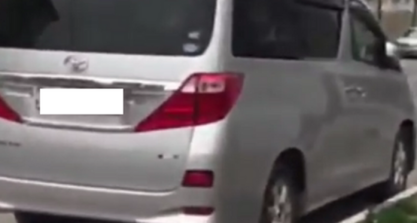 Жителей Новороссийска призывают не парковаться возле школ ради безопасности детей