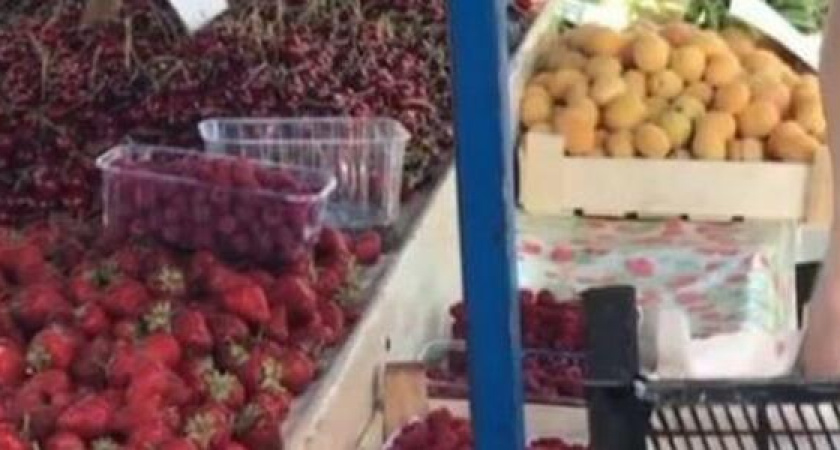 На рынках Новороссийска подешевела малина (цена снизилась в четыре раза)