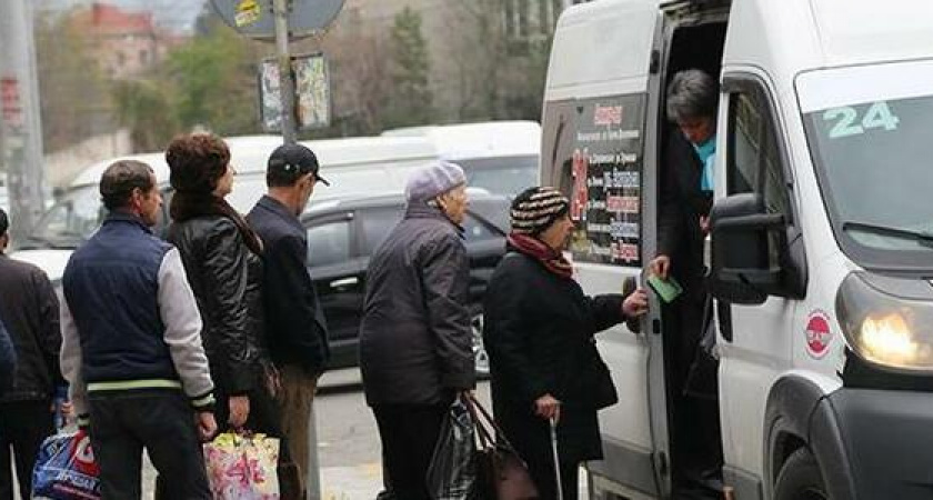«Когда будут муниципальные автобусы, а не скотовозки!?»: новороссийцы жалуются на работу транспорта