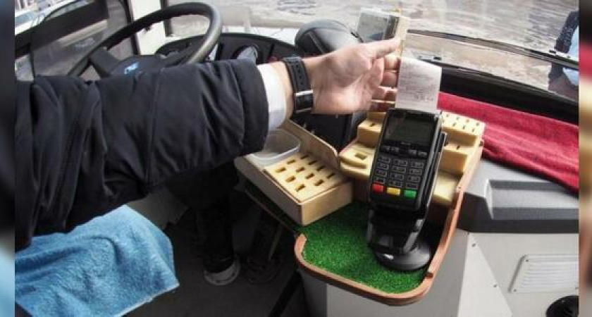 Водители маршруток в Новороссийске прячут терминалы для безналичной платы от пассажиров