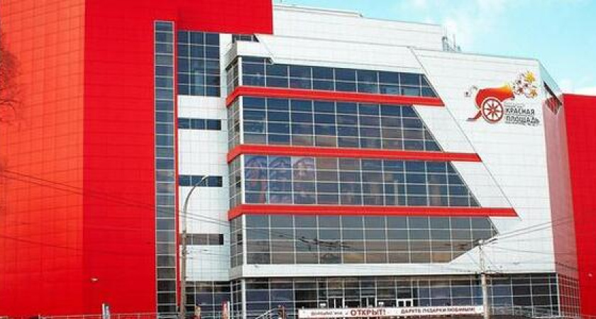 Проверка слуха. В Новороссийске закрывают на карантин "Красную площадь" и 5-ю поликлинику