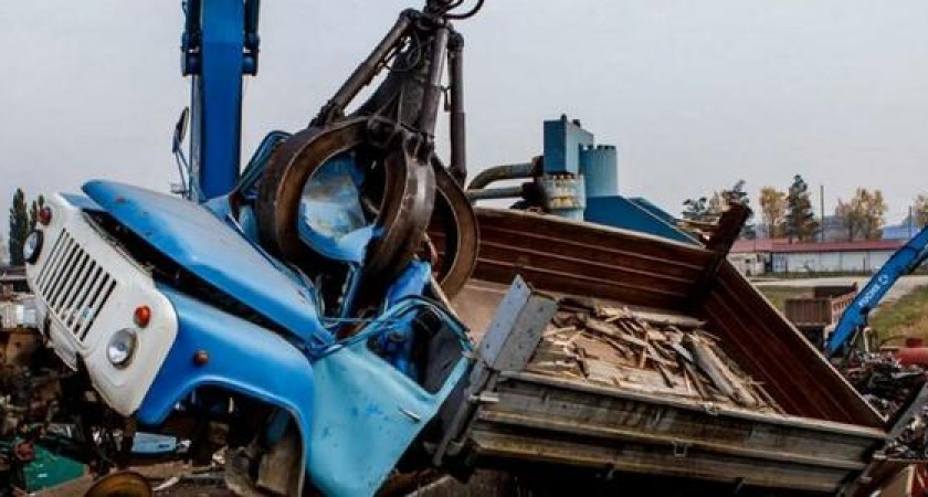 Жители Новороссийска сдали чужой грузовик стоимостью почти 700 тысяч рублей на металл