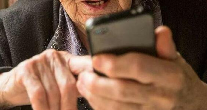 Пожилая женщина отдала аферистам миллион рублей, думая, что помогает дочери