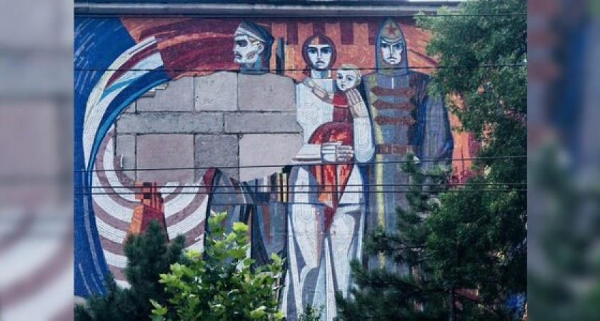 Художники восстановят мозаичные панно на многоэтажках Новороссийска с помощью граффити