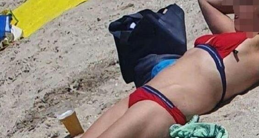 Батл с «обоченником», парень в купальнике и «Ты знаешь, откуда я приехала?»: туристы продолжают чудить на Черноморском побережье