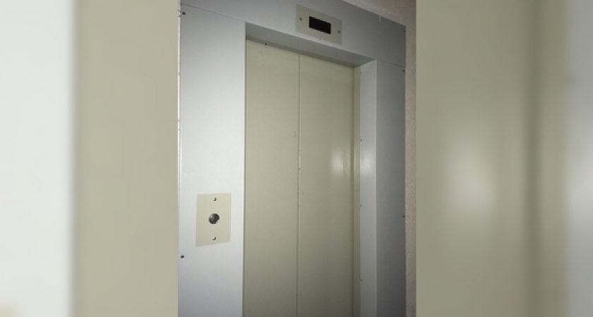 «Когда закончится этот ад?»: жители новороссийских девятиэтажек жалуются на неработающие лифты