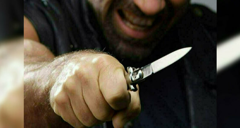 На одном из предприятий Новоросисйска уборщик территории напал на электрика с ножом