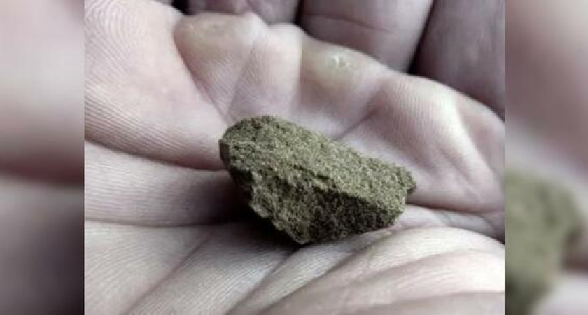 Полиция Новороссийска обнаружила у местного жителя наркотическое вещество, спрятанное в камне