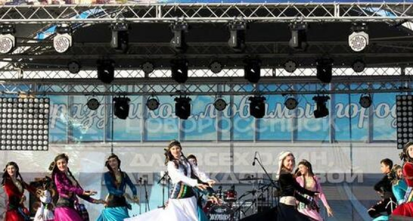 Новороссийцев приглашают собрать гигантское лоскутное полотно «Дружба народов»