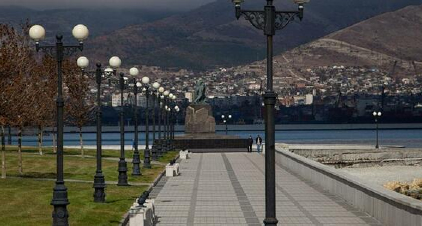 На набережной Новороссийска заменят фонари