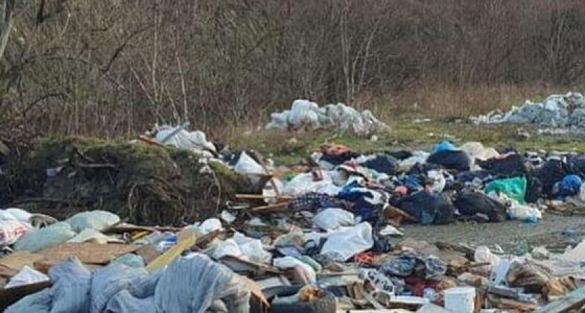 «Свалка, которую видно даже на Гугл-картах!»: местные жители обнаружили горы мусора под Новороссийском