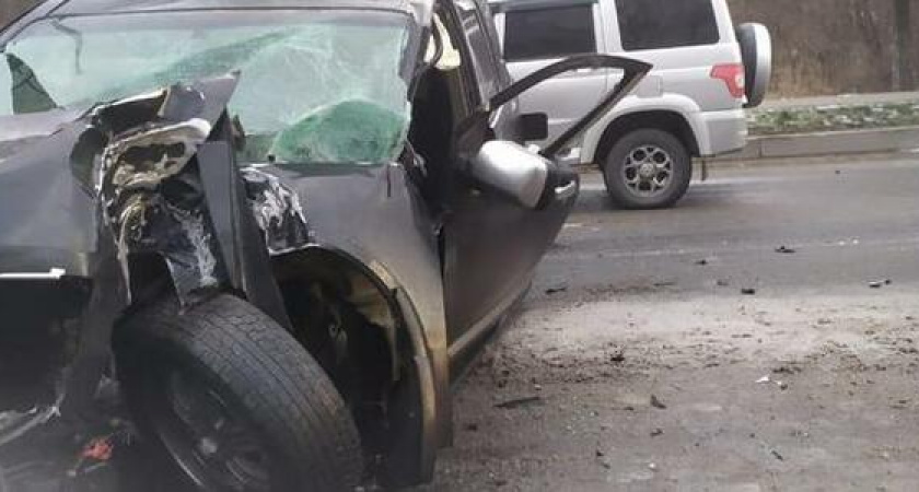 На Анапском шоссе в Новороссийске водитель внедорожника "Инфинити" устроил ДТП