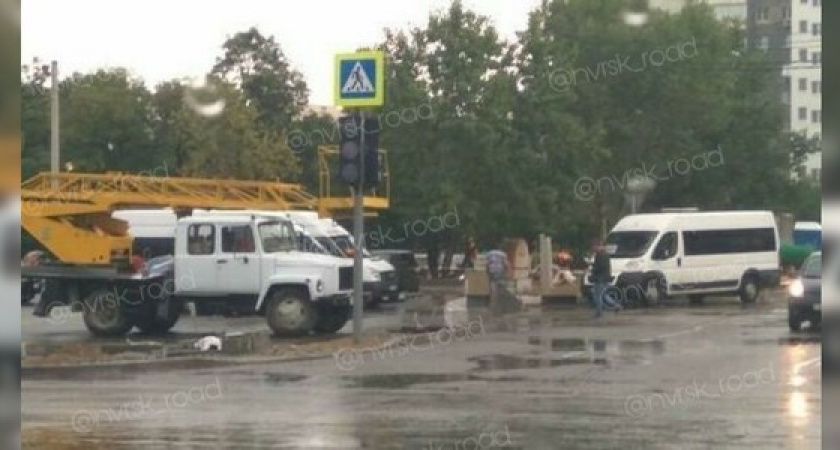 Автолюбители Новороссийска негативно отреагировали на установку нового светофора