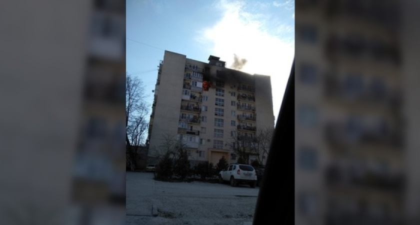 «Эвакуировано 50 человек»: в МЧС рассказали о пожаре на улице Видова в Новороссийске
