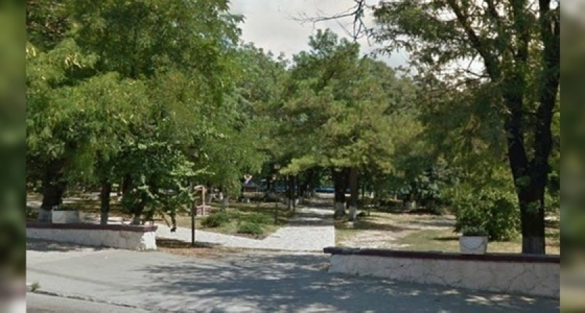 На освещение парка имени Карла Маркса в Новороссийске потратят около полумиллиона рублей