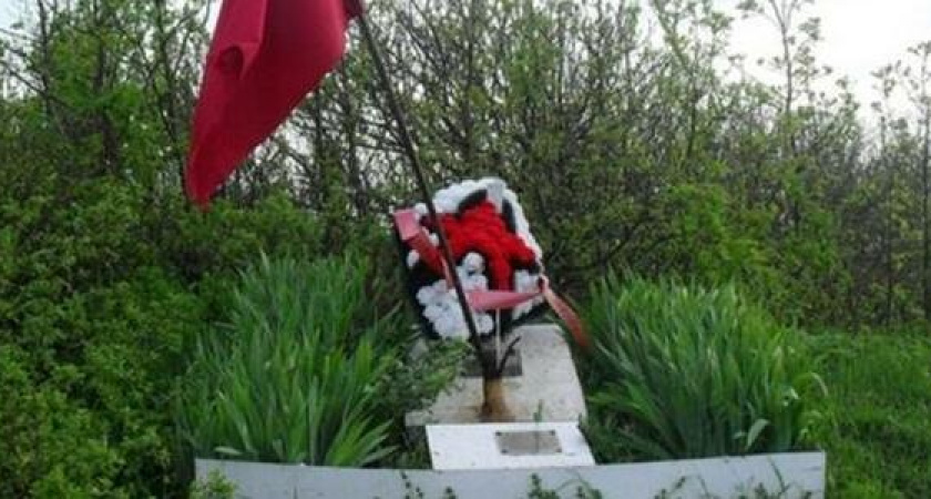 В Новороссийске снесли памятный знак участнику ВОВ Павлу Когану, чтобы «обрубить» вершину горы Сахарная голова и построить карьер