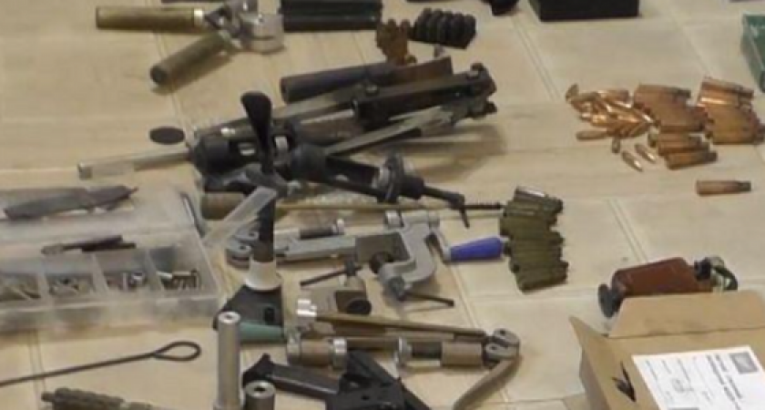 В доме у новороссийца нашли самодельное оружие, боеприпасы и взрывчатку