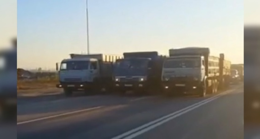 Что-то странное  исполняли дальнобойщики по дороге из Новороссийска в Краснодар