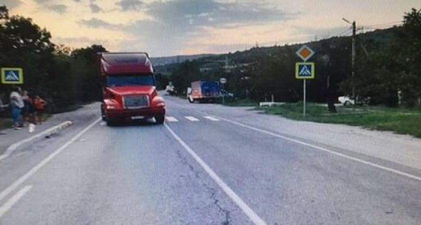 В пригороде Новороссийска фура сбила девочку на пешеходном переходе