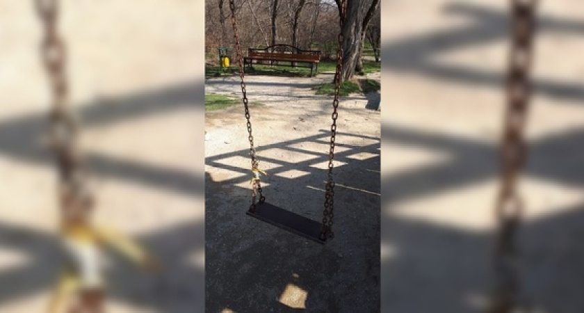 Жительница Новороссийска пожаловалась на удручающее состояние детской площадки в Пионерской роще