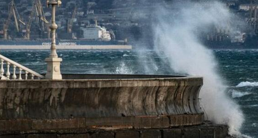 Порывы до 24 метров в секунду: в Новороссийске ожидается усиление ветра