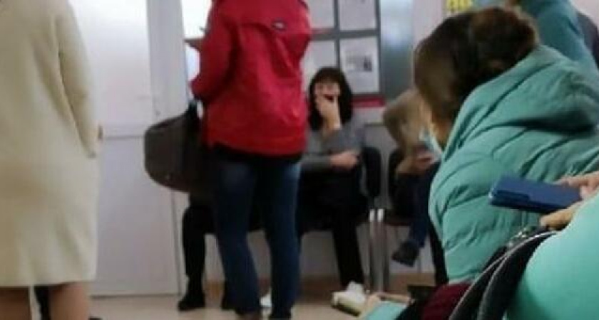 «Скорость приема – один пациент в час!»: новороссийка простояла 6 часов в очереди к врачу в городской поликлинике