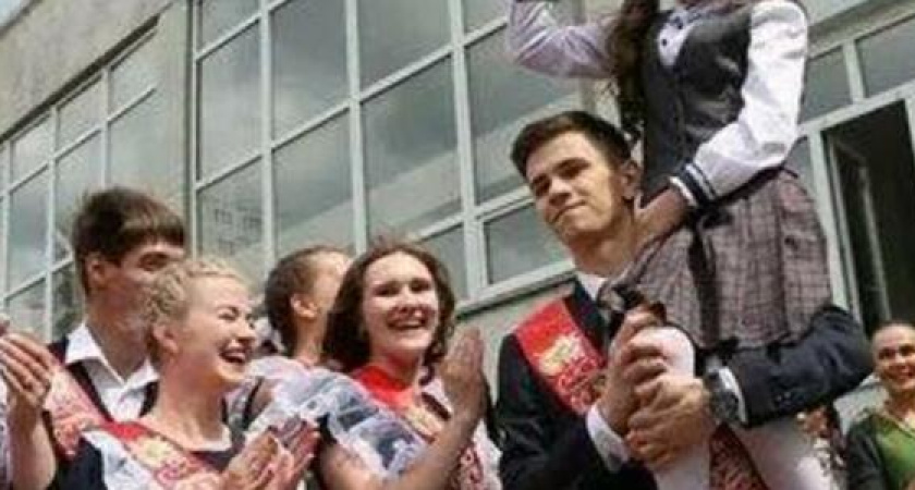 На «последний звонок» в Новороссийске пустят родителей. Но только в масках