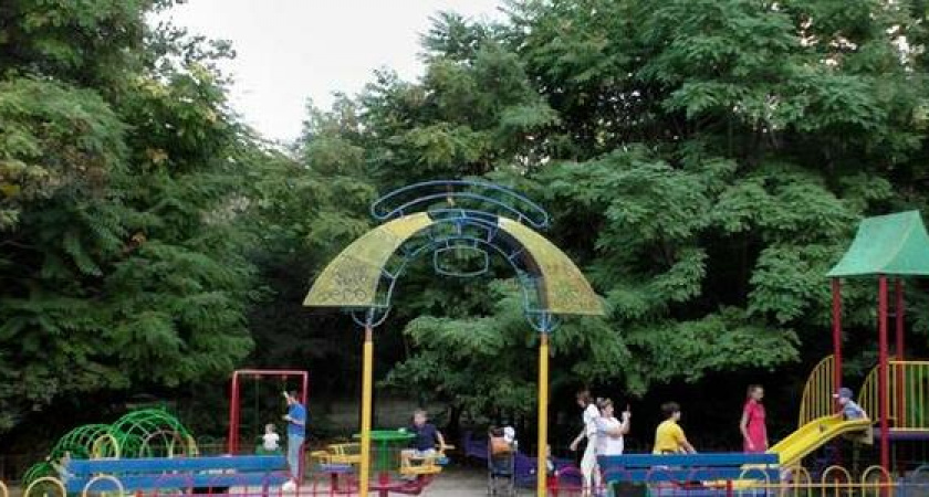 По решению прокуратуры из «Пионерской рощи» Новороссийска уберут аттракционы, беседки и мангалы