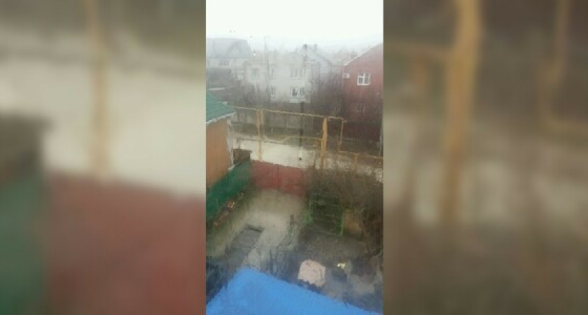 Некоторые улицы Новороссийска и пригорода оказались затоплены проливным дождем