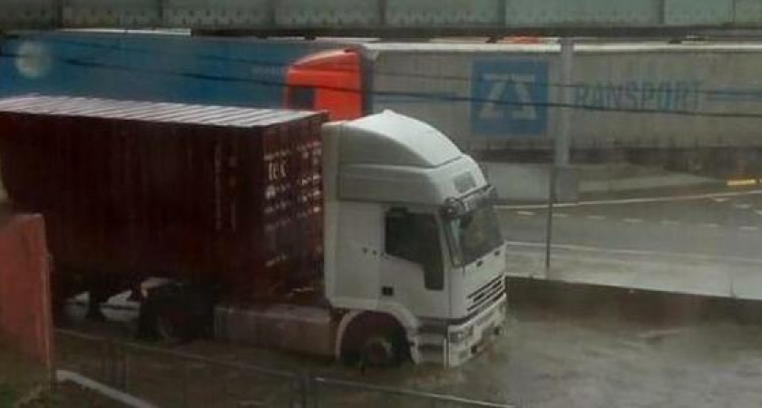 Администрация Новороссийска подала в суд на компанию «Автодор» из-за потопа на Сухумском шоссе