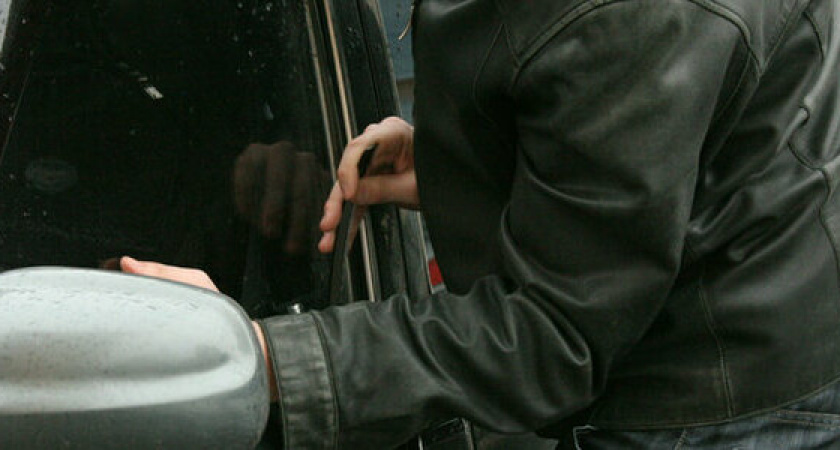 Воры-гастролеры  за ночь обчистили несколько автомобилей в Новороссийске