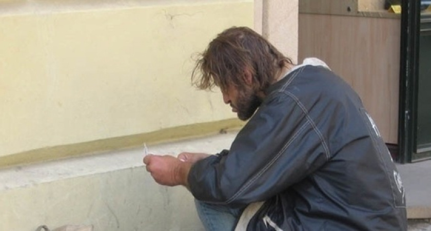 В Анапе бомж убивал спящих на улице людей: он наносил им удары молотком по голове