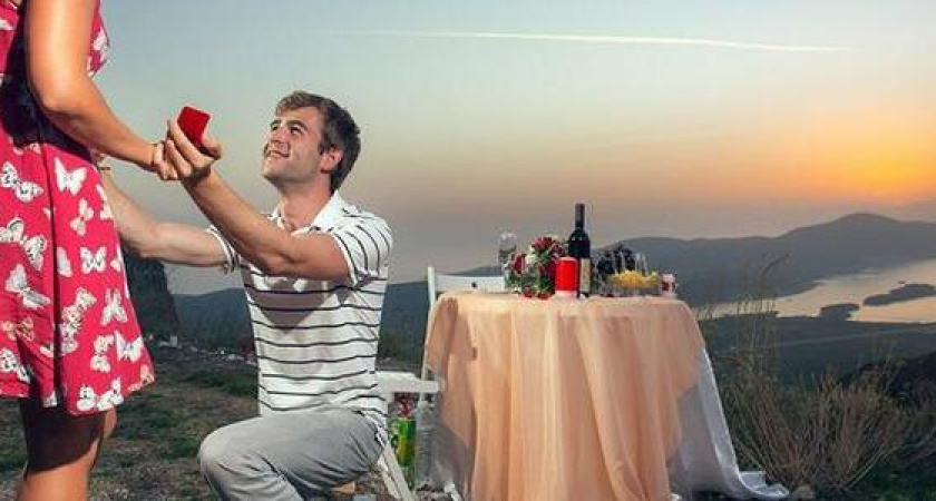 Дорожные разборки и полет в аэротрубе: пять оригинальных предложений руки и сердца от мужчин Краснодарского края