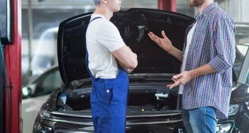 В Новороссийске владелец автосервиса брал с клиентов деньги на запчасти и исчезал