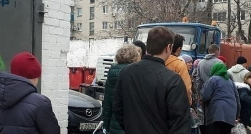 «Без капли холодной, горячей воды и отопления». Новороссийцы подписывают петицию с требованием решить проблему с водоснабжением