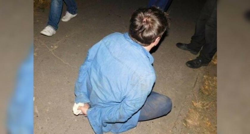 В Новороссийске случайные прохожие поймали грабителя