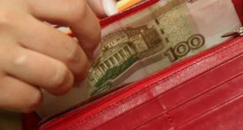 Жительницу Новороссийска ограбили на остановке