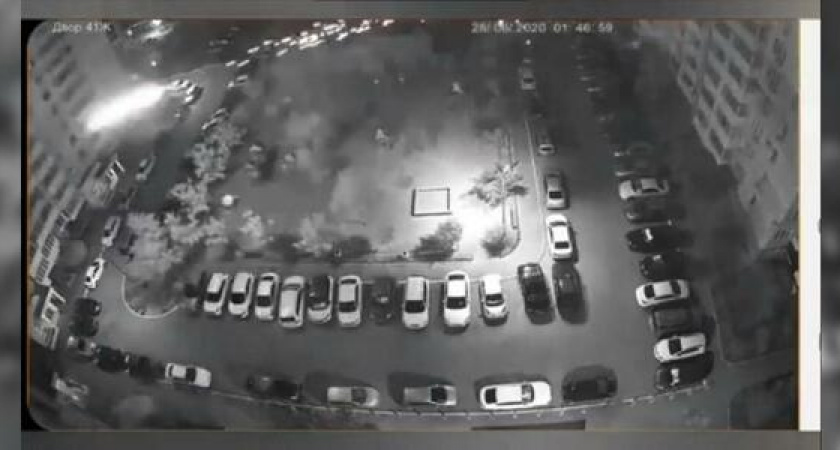 Ночью в Новороссийске на Анапском шоссе из окон жилой высотки запускали сигнальные ракеты