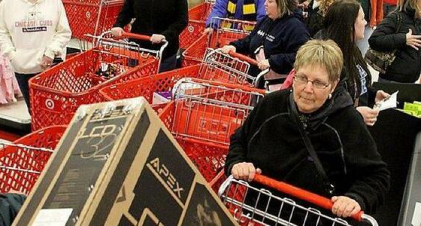 «Один товар в одни руки». Что происходит в магазинах бытовой техники Новороссийска после падения курса рубля