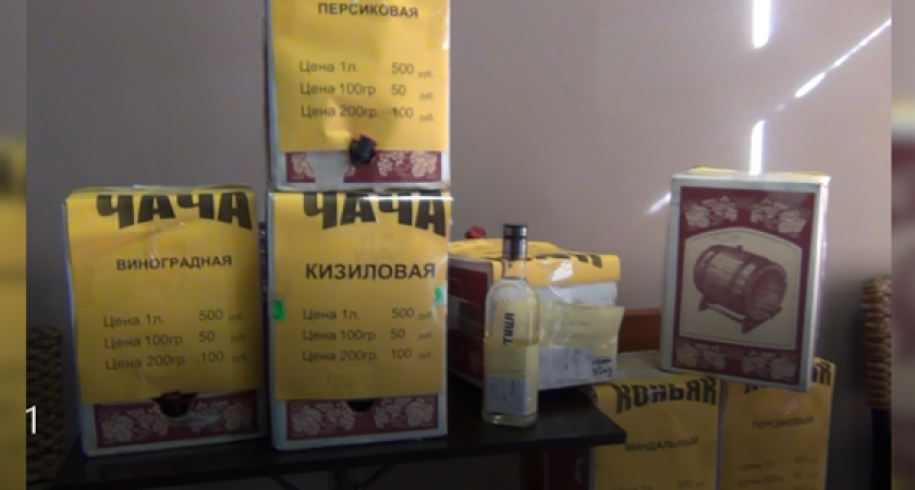 Из четырех торговых точек в Новороссийске изъяли около 650 литров виноводочной продукции