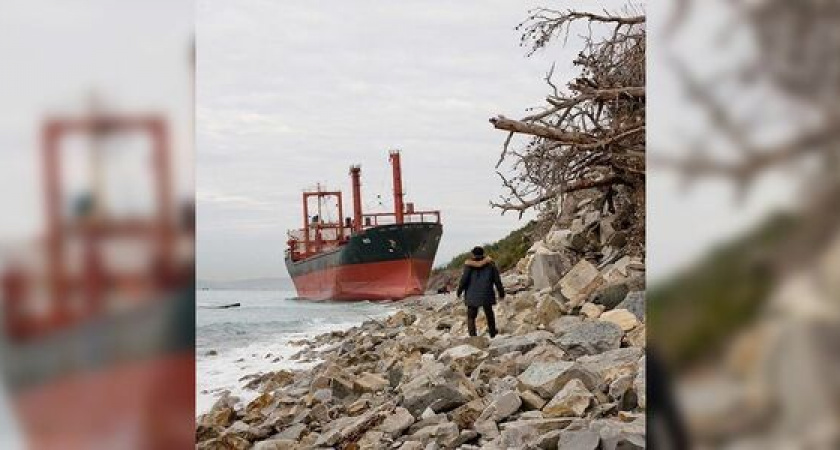 Теплоход «Rio», севший на мель под Новороссийском, стал настоящей «достопримечательностью» для горожан