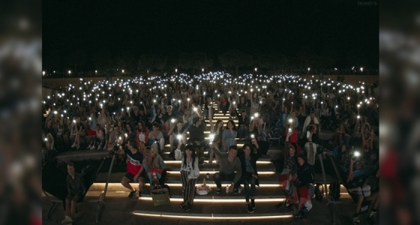 В Новороссийске под открытым небом пройдет показ короткометражек: зрители смогут голосовать за лучшие работы светом фонариков