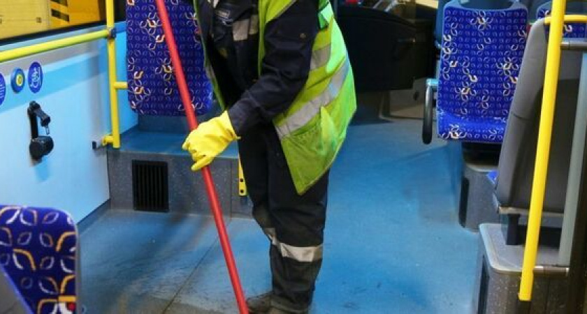 «Даже вещи пачкаются»: после жалоб новороссийцев на грязь в маршрутках чиновники проверят общественный транспорт на чистоту